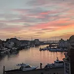 Sea Breeze Holiday Apartment
